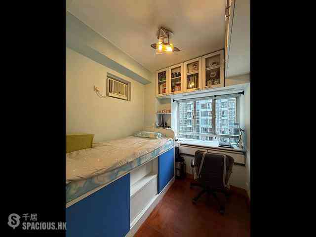 Kennedy Town - Markfield Building 04