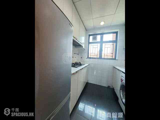 Fortress Hill - Le Sommet Block 1 13