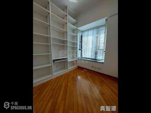 Fortress Hill - Le Sommet Block 1 14