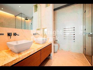 The Peak - 7-15 Mount Kellett Road 05