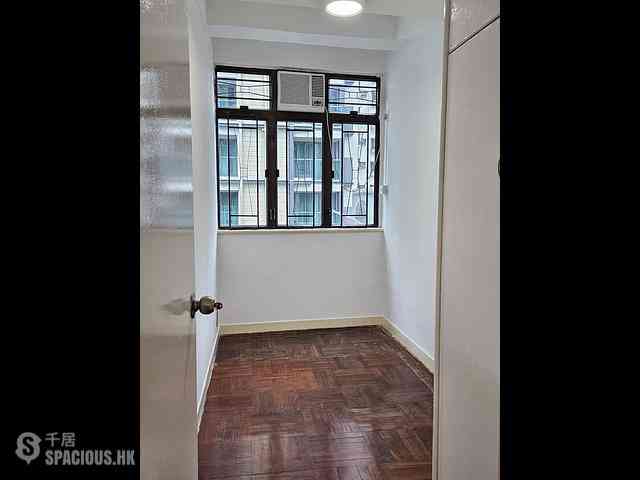 Kennedy Town - 1F-1J, Sands Street 01