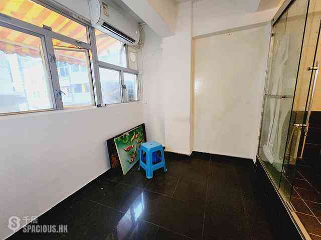 Central - 7, Lan Kwai Fong 01