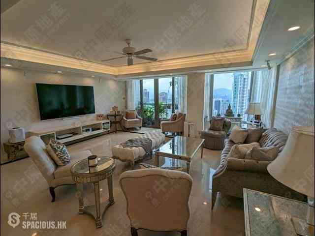 Mid Levels West - Hong Kong Garden 01