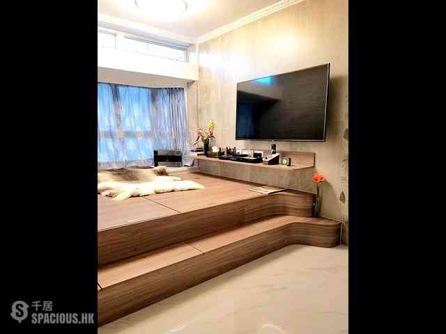 Tseung Kwan O - The Pinnacle Block 3 02