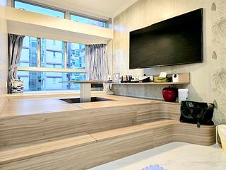 Tseung Kwan O - The Pinnacle Block 3 03