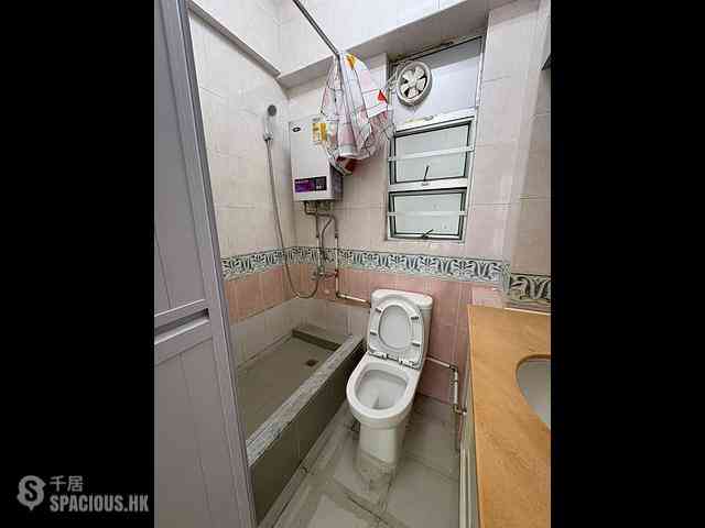 Shau Kei Wan - Galaxy Plaza 06