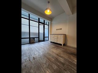 Central - 41-43, Gough Street 07