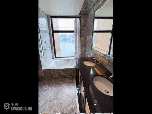 West Kowloon - The Arch Sky Tower (Block 1) 14