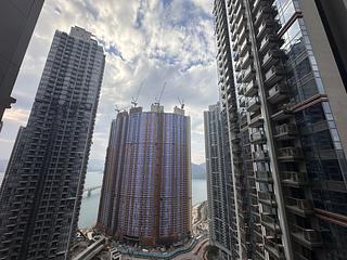 Lohas Park - Lohas Park Phase 11C Villa Garda II Tower 2A 03