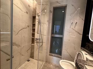 Lohas Park - Lohas Park Phase 11C Villa Garda II Tower 2A 05