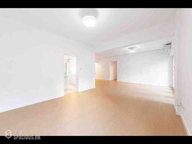 Mid Levels Central - Emerald Court 02