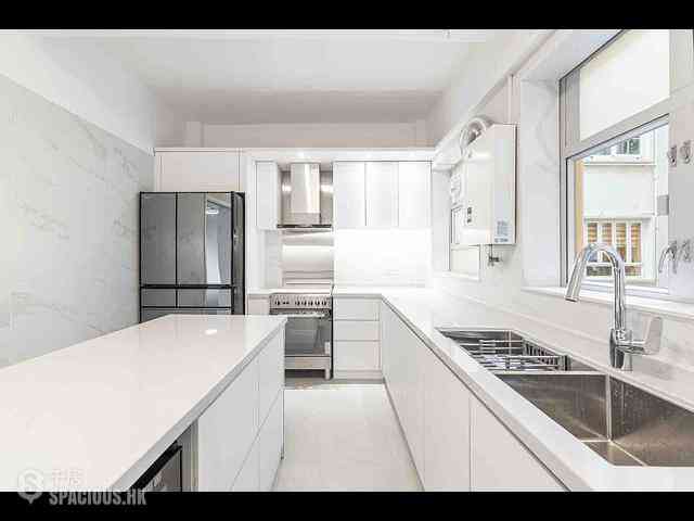 Mid Levels Central - Emerald Court 09