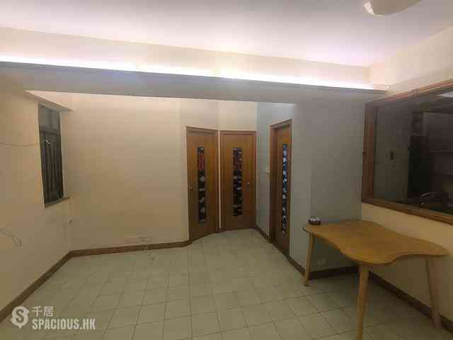 Kwai Chung - Kwai Fook Building 01