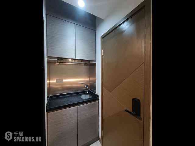 Wan Chai - Woon Yin Building 01