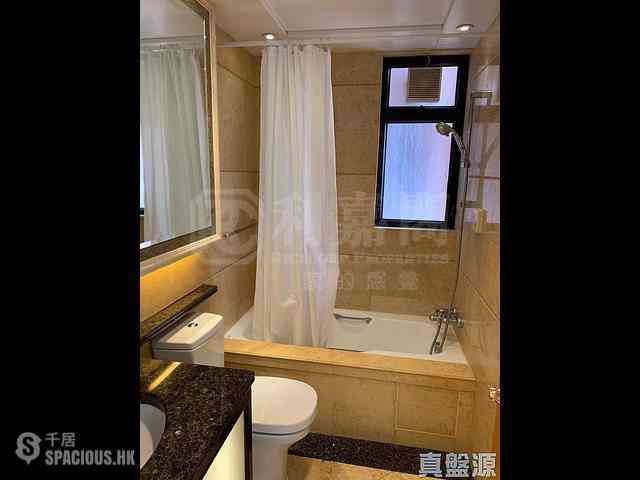 West Kowloon - The Arch Star Tower (Block 2) 09