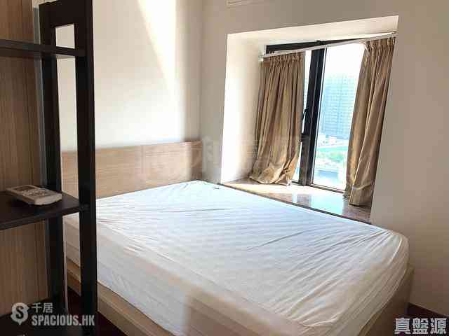 West Kowloon - The Arch Star Tower (Block 2) 04