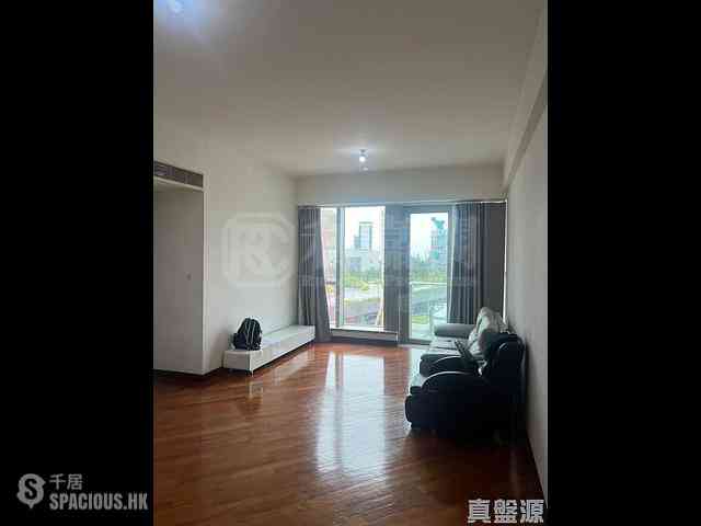 West Kowloon - The Arch Star Tower (Block 2) 01