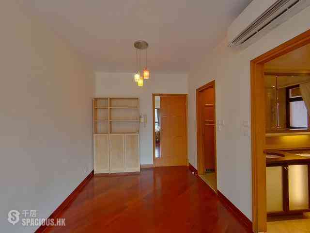 West Kowloon - The Arch Star Tower (Block 2) 14