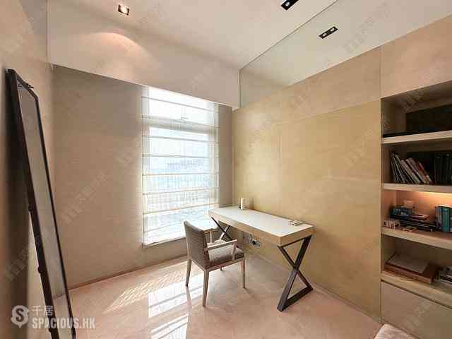 Repulse Bay - Grosvenor Place 07
