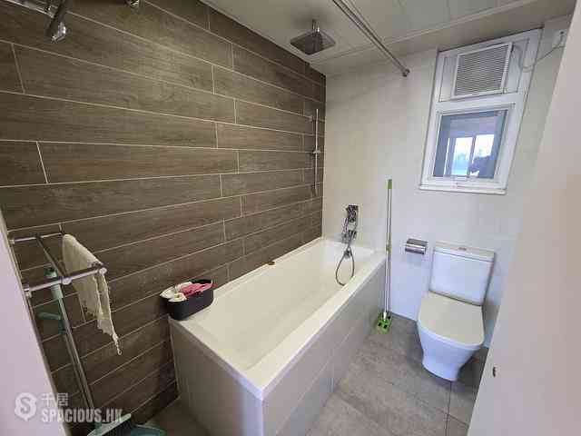 Causeway Bay - Bay View Mansion Block A 12