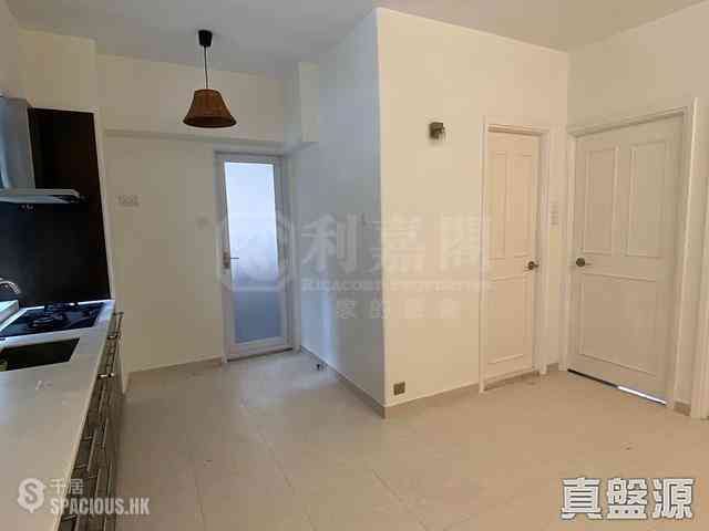 Happy Valley - Tsui Man Court 01