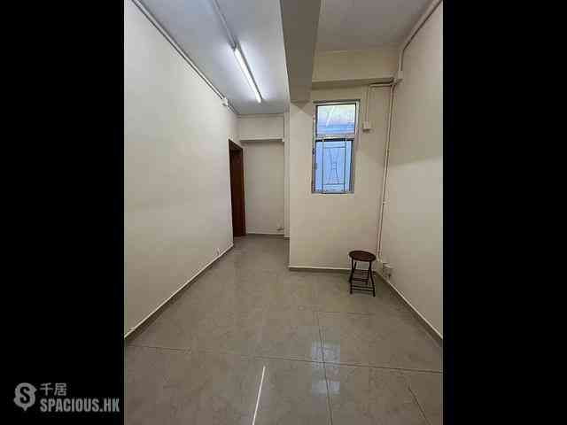 Wan Chai - Tai Tak Building 01
