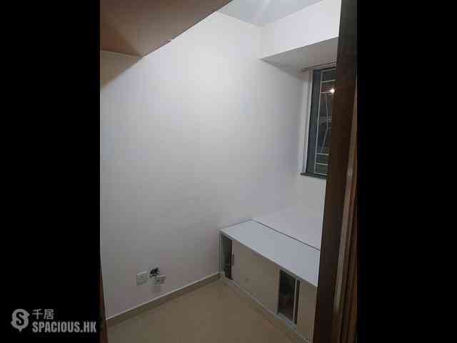Shek Kip Mei - Kam Yuck Building 01