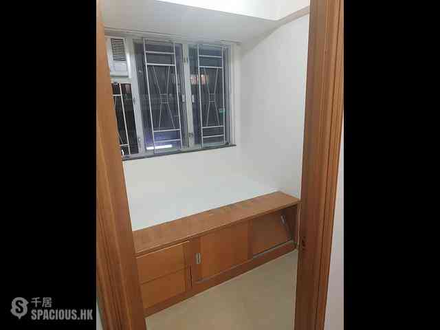 Shek Kip Mei - Kam Yuck Building 04