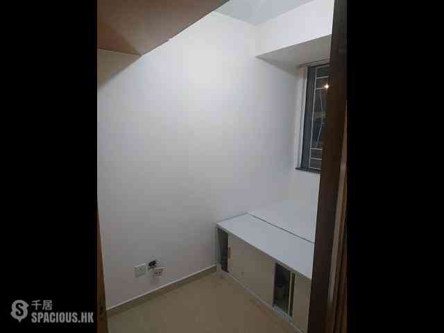 Shek Kip Mei - Kam Yuck Building 06