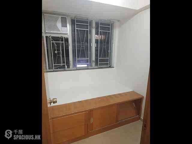 Shek Kip Mei - Kam Yuck Building 07