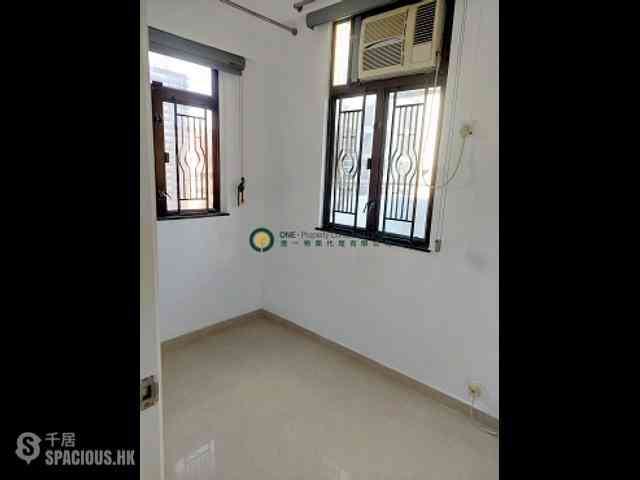 Sai Ying Pun - Good Times Building 07