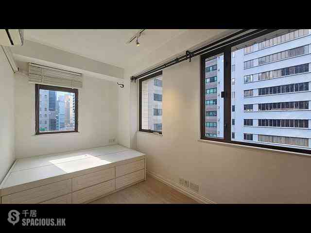 Wan Chai - Hang Shun Mansions 13