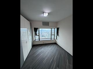 West Kowloon - Sorrento Phase 1 Block 3 02