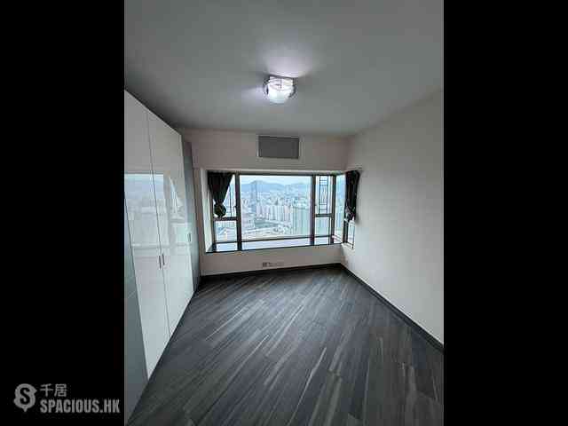 West Kowloon - Sorrento Phase 1 Block 3 02