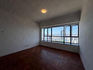 Mid Levels Central - The Grand Panorama Block 2 03