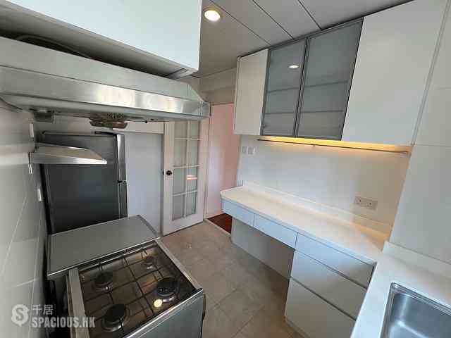 Mid Levels Central - Wing Hong Mansion 06