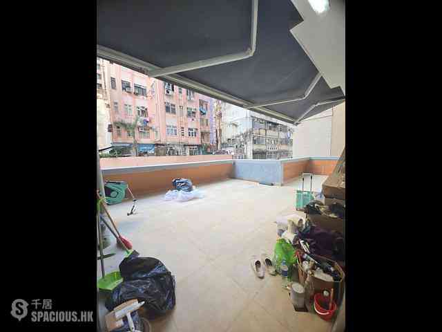 Wan Chai - Chun Fai Building 01