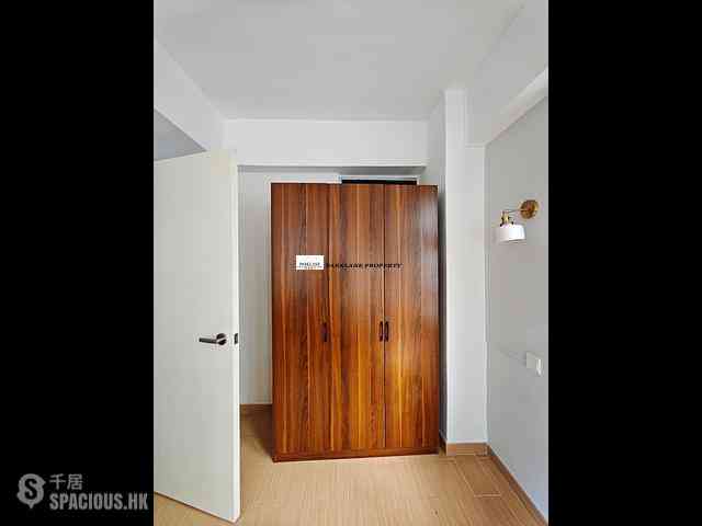 Wan Chai - Eastman Court 07