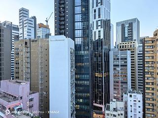 Wan Chai - Man On House 03