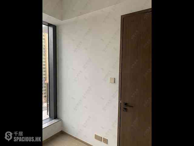 Sai Ying Pun - 5, Western Street 01