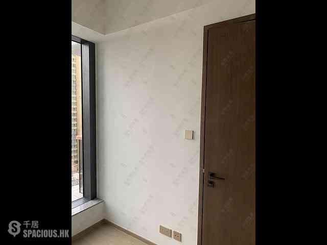 Sai Ying Pun - 5, Western Street 01
