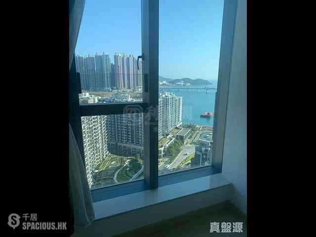 Tseung Kwan O - Twin Peaks Block 2 02