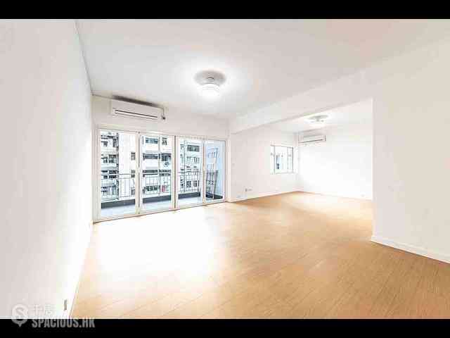 Mid Levels Central - Emerald Court 01