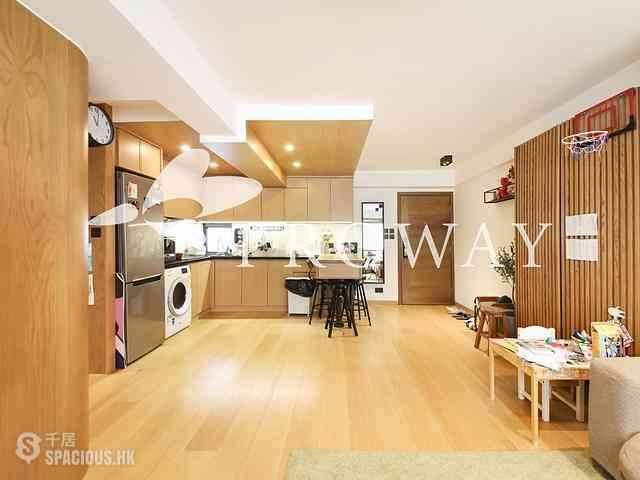 Happy Valley - Elegant Terrace 02