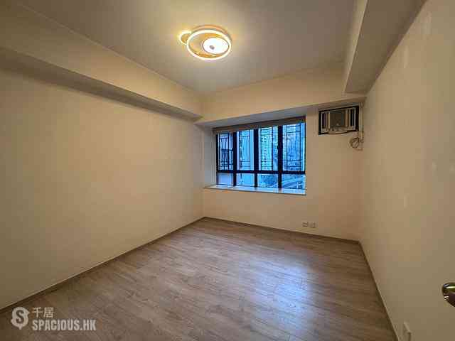 Mid Levels Central - Robinson Heights Block 2 06