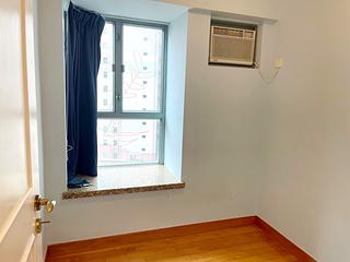 Sheung Wan - Queen's Terrace Block 3 04