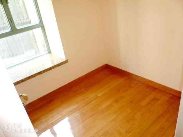 Sheung Wan - Queen's Terrace Block 3 05