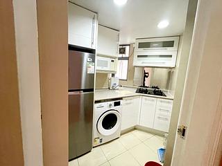 Sheung Wan - Queen's Terrace Block 3 07