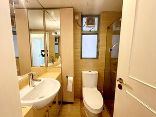 Sheung Wan - Queen's Terrace Block 3 09