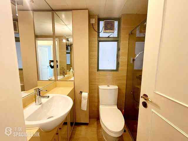 Sheung Wan - Queen's Terrace Block 3 09